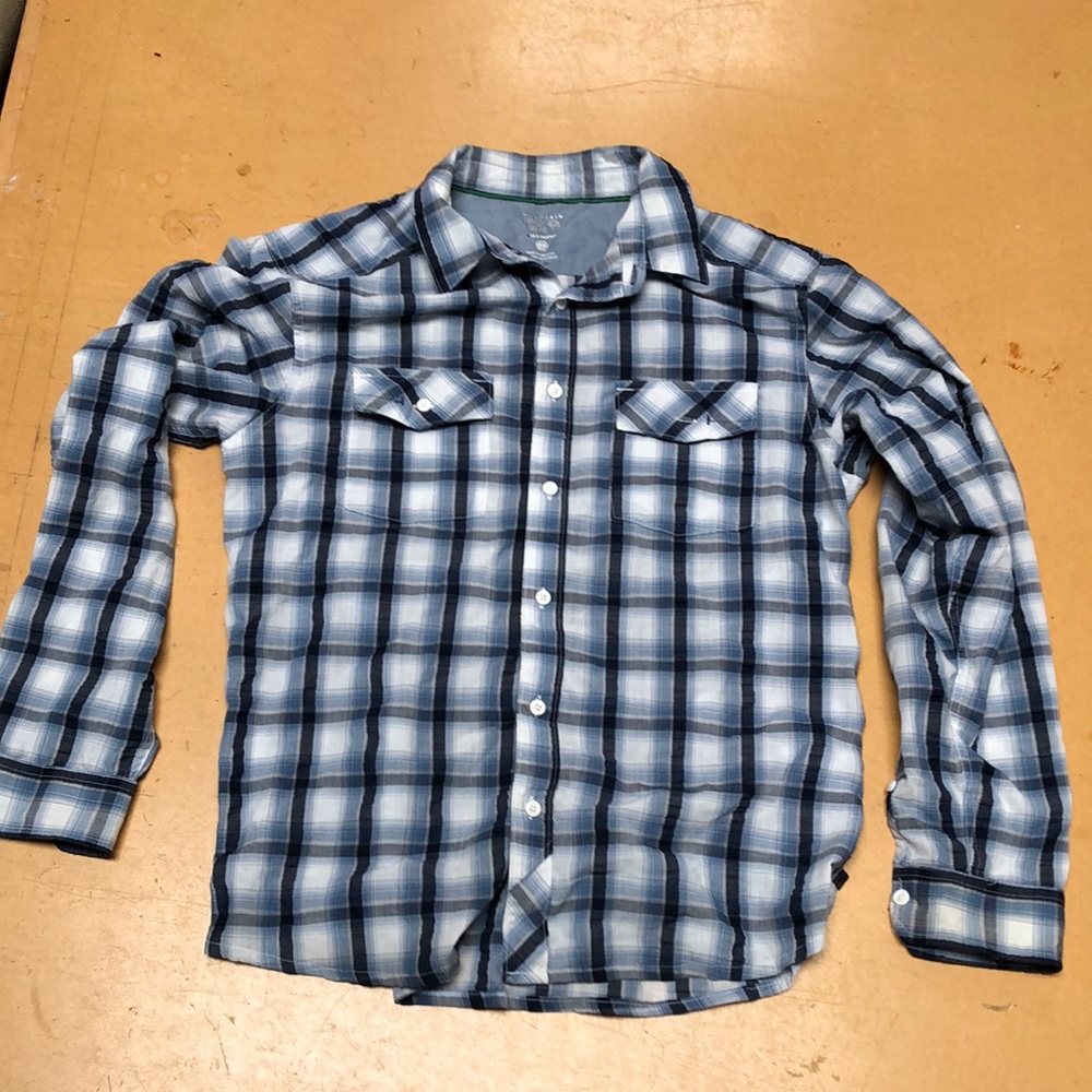Mountain Hardwear Button down casual shirt Medium